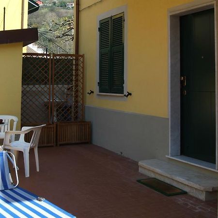 לה ספציה La Casa Delle Rose Room With Air Conditioning מראה חיצוני תמונה