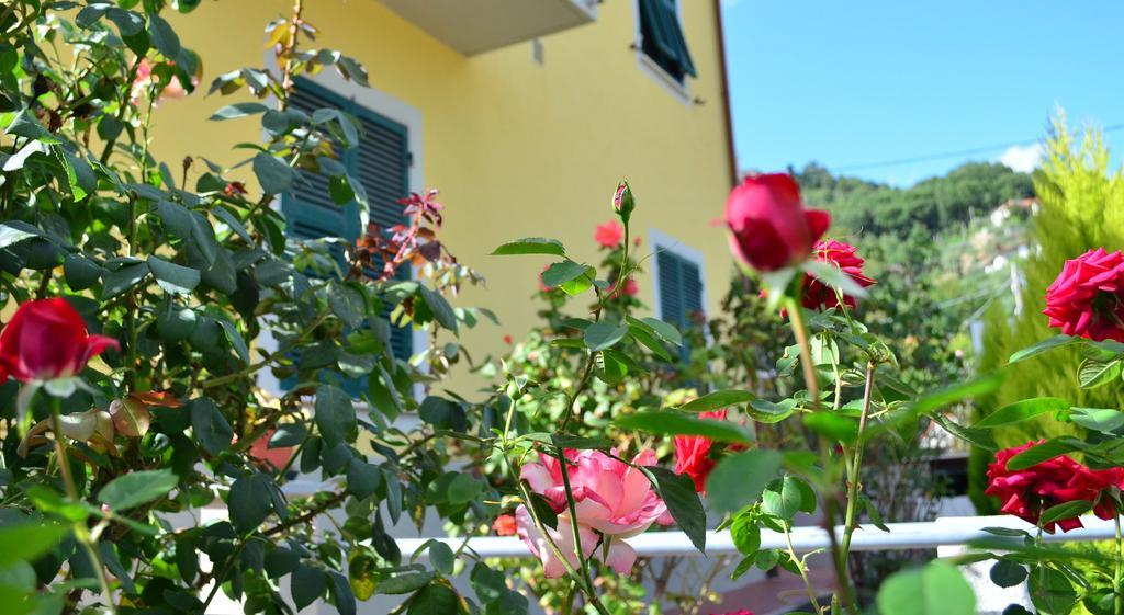 לה ספציה La Casa Delle Rose Room With Air Conditioning מראה חיצוני תמונה